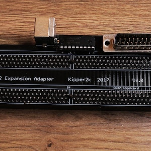 CD32 RISER med RGB-utgång + PS/2-tangentbord Amiga