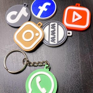 Porte-clés pour réseaux sociaux NFC – Étiquette de carte de visite à suivre Instagram TikTok YouTube imprimée en 3D