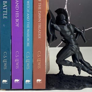 Spartan bookend — Ancient Times Greek warrior gladiator shelf decor and book holder, 3D-printed PLA with minimalist marble look; available as single or set of 2. Unique Gift for him or her; perfect for home office or library, keeps books upright.