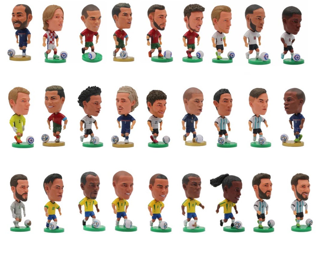 GLOBAL SUPERSTARS – SOCCERSTARZ GIFT BOX SET (5 PLAYERS - MESSI, MBAPPE,  HAALAND, SALAH & KANE)