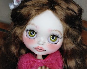 Custom Blythe doll,  OOAK blythe, Blythe Custom, Blythe Doll, sweet baby pink flowers clown doll