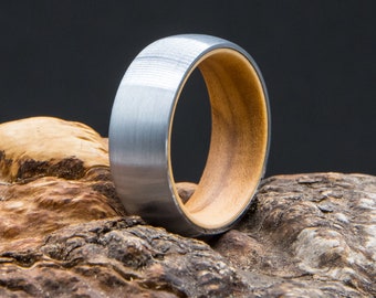 Ring aus Wolfram Stahl innen Oliven Holz außen silber gebürstet Herren Damen 8mm breit PRO00006061ff