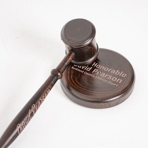 Personalized Judge's Gavel and Sound Block, Custom Engraved Handwriting Wood Gavel Set with Chestnut, Debate Gifts, Lawyer Graduation Gift