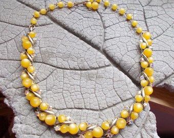 Vintage Costume Necklace, Yellow Moonglow Necklace, Unsigned Vintage Necklace, AB Rhinestones, Link Motif Necklace, Choker Necklace