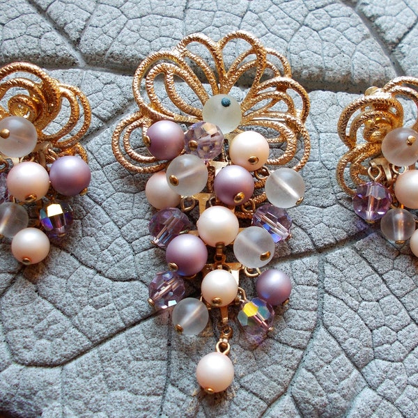 Vintage Cascading Cluster Brooch Earrings, Vintage Costume Jewelry, Costume Jewelry, Faux Pearl Jewelry, 50s 60s Jewelry, Pink Purple Brooch