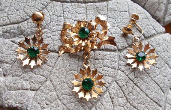 Vintage Green Rhinestone Brooch Earrings, Vintage… - image 2