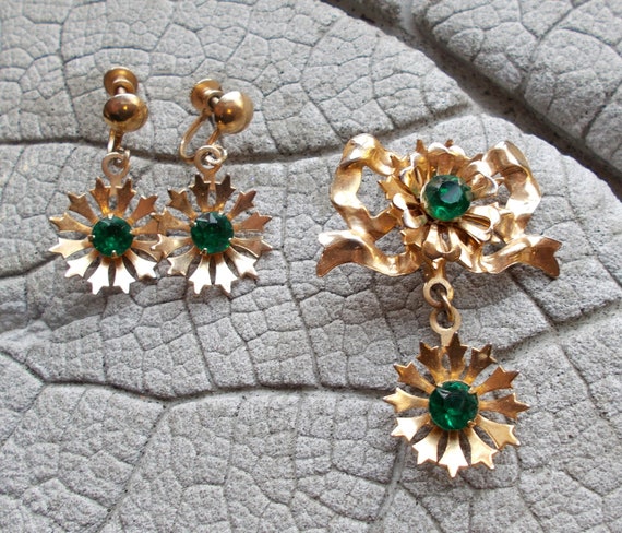 Vintage Green Rhinestone Brooch Earrings, Vintage… - image 1