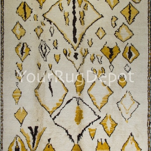 New Hand-Knotted Contemporary Moroccan Tulu Rug Made Of Natural Wool. Custom Options Available. BT16