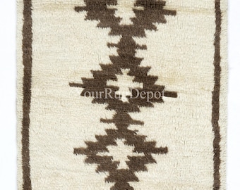 Hand-knotted Moroccan Berber style Rug Made of Beige and Brown Wool. Beni Ourain design Tulu Carpet. Custom Options Available. BD998