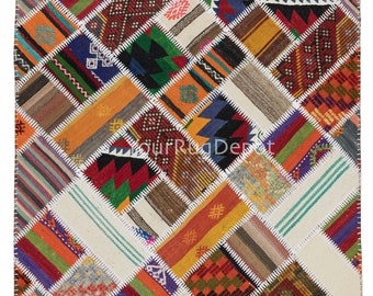 4.5x6.4 Ft dekorativer handgemachter Patchwork-Teppich aus Vintage Kilims, individuelle Optionen verfügbar. BTEK0525