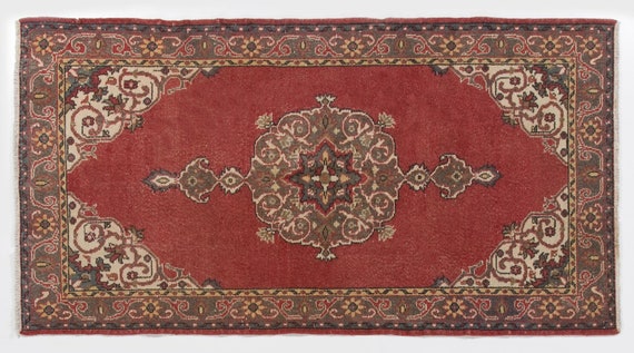 トルコ製、ハンドメイドのヴィンテージメダリオンデザインラグ。4x7.4