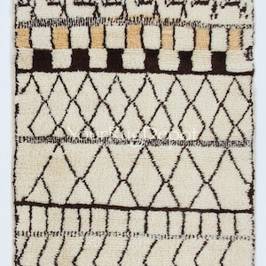 Beni Ourain Modern Rug. 100% Soft Wool. Hand-Knotted Moroccan Tulu Carpet. Custom Options Available. BT33