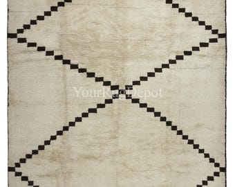 Contemporary Moroccan Berber Tulu Rug. 100% Natural Wool. Handknotted Beni Ourain Carpet. BTEK2311