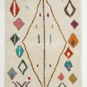 Contemporary Hand Knotted Moroccan Tulu Rug. 100% Wool. Custom Options Available. BT104