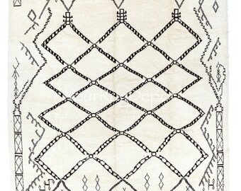 Contemporary Moroccan Style Tulu Rug, 100% Wool. Hand-knotted Beni Ourain Inspired Carpet. Custom Options Available. BKTD25