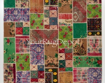 Traditional Handmade Oriental Patchwork Rug for Modern Interiors. Vintage Turkish Rose Pattern Carpet. BC471