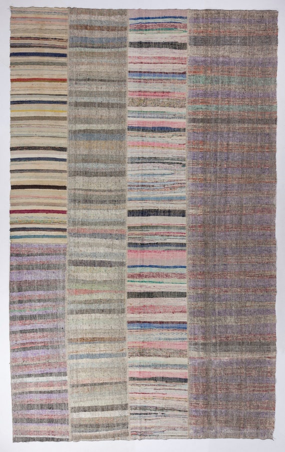 Großer Vintage-Baumwoll-Kelims (3,14 x 5,18 m), übergroßer Flickenteppich, farbenfroher, gestreifter, handgewebter türkischer Teppich. Verstellbare Größe. BKD569