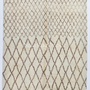 Contemporary Hand-Knotted Rug with Moroccan Style. Azilal Berber design Tulu Carpet. 100% Natural Wool. Custom Options Available. BTD28