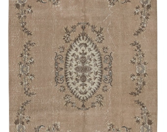 トルコで手織りされた珍しいヴィンテージラグ。4.2 x 7.2 フィート