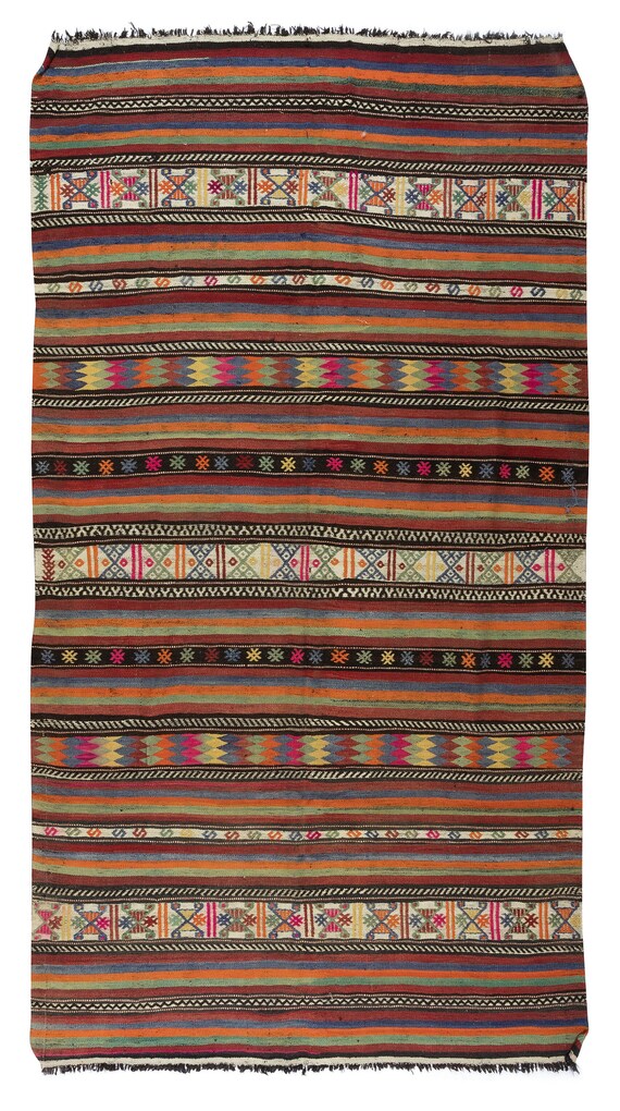 5.3x9.6フィートの手紡ぎウール製ストライプキリム。カラフルな
