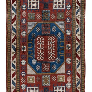 New Hand Knotted Caucasian Kazak Area Rug Made of 100% Wool, Handmade Carpet. 4.6x8 Ft, BD915