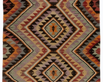 Hand-Woven Vintage Turkish Runner Kilim with Geometric Design. 100% Wool. 6.2x11 Ft, BC1327
