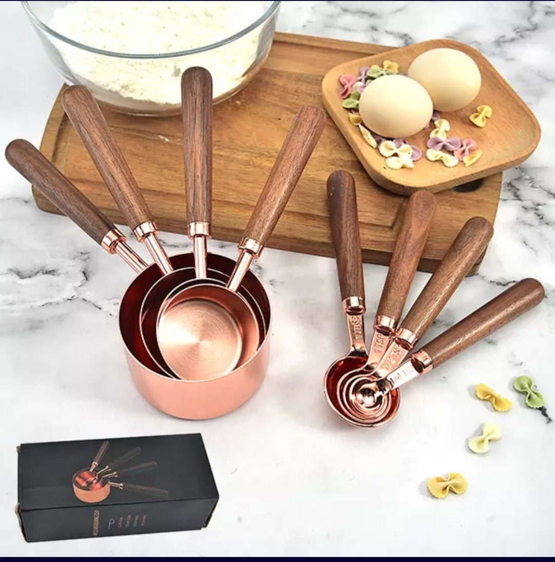 Tasses et Cuillères Messure Plaquées Cuivre de 8 Pièces avec Poignée en Bois, Ensembles 4 Pièces. Ca