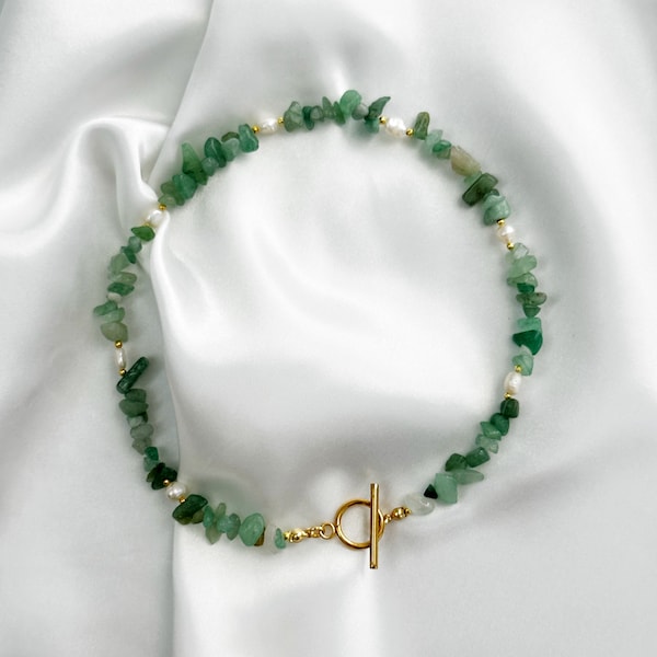 HJ Aventurine chip stone necklace with ring bar clasp