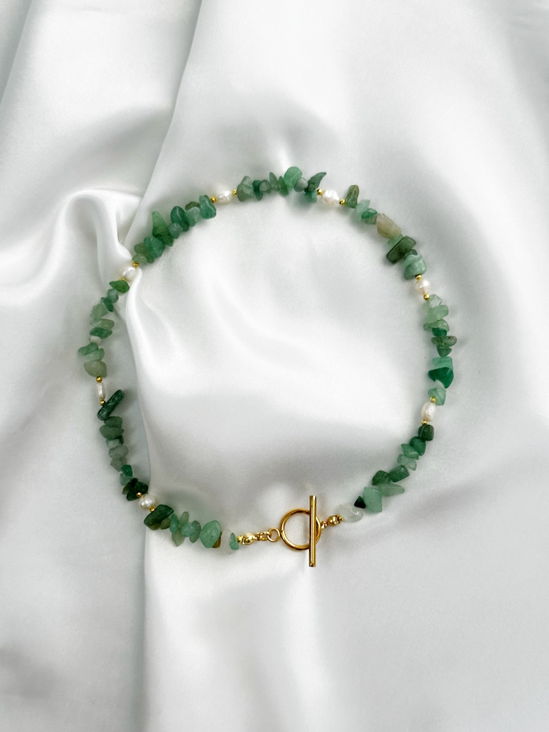 Aventurin Kette mit Ringstab-Verschluss – Green Aventurine Necklace Toggle Clasp – Natural Stone Chip Necklace – Aventurin Kette Gold – Boho afbeelding 6