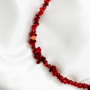 Rote Korallen Kette – Red Coral Stone Necklace Handmade – Natural Coral Chip Necklace – Korallen Halskette Damen – Boho Gift for Her bild 7