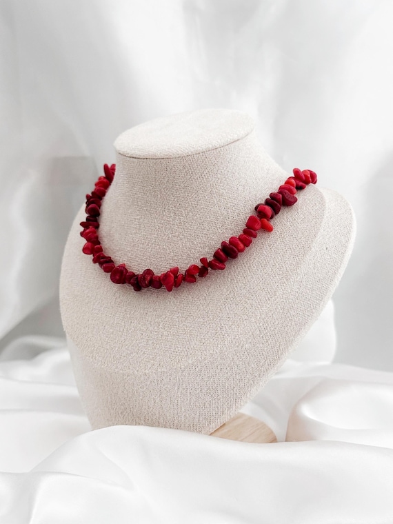 Rote Korallen Kette – Red Coral Stone Necklace Handmade – Natural Coral Chip Necklace – Korallen Halskette Damen – Boho Gift for Her