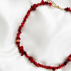 Rote Korallen Kette – Red Coral Stone Necklace Handmade – Natural Coral Chip Necklace – Korallen Halskette Damen – Boho Gift for Her bild 5