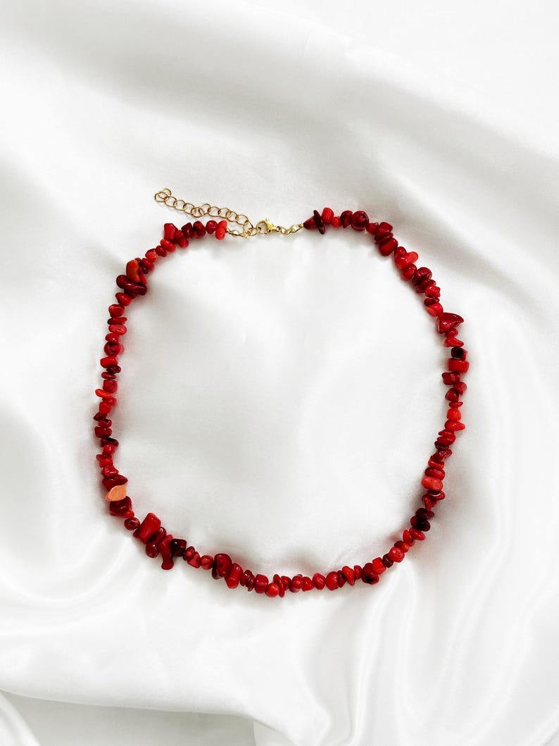 Rote Korallen Kette – Red Coral Stone Necklace Handmade – Natural Coral Chip Necklace – Korallen Halskette Damen – Boho Gift for Her bild 4
