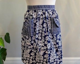 Mother’s Day Gift - Women’s Cotton Half Apron - Adjustable size Small to XXL - Navy Blue & White - Homemaker - Home Cook Baker Gift Idea