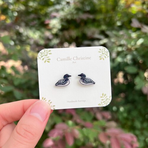 Puces d'oreilles petit huard, Boucles d'oreilles oiseau faites main, Boucles d'oreilles huard commun, Boucles d'oreilles oiseau mignon, Cadeau bijoux, Puces d'oreilles délicates, Cadeau sur le thème des oiseaux, Art