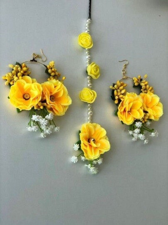 30 Pcs Multicolor Artificial Flower Earrings With Maang Tikka