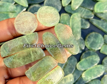 Coppie di pietre preziose al quarzo verde fragola, lotto all'ingrosso di coppie di pietre preziose al quarzo verde fragola per realizzare gioielli e oggetti.