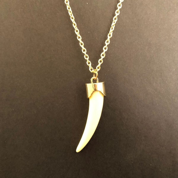 Imitation Ivory Tooth Pendant Necklace