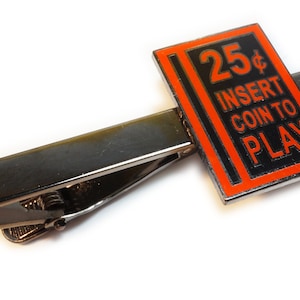 Quarter Slot 25 Cent Insert to Play Arcade Tie Bar Clip