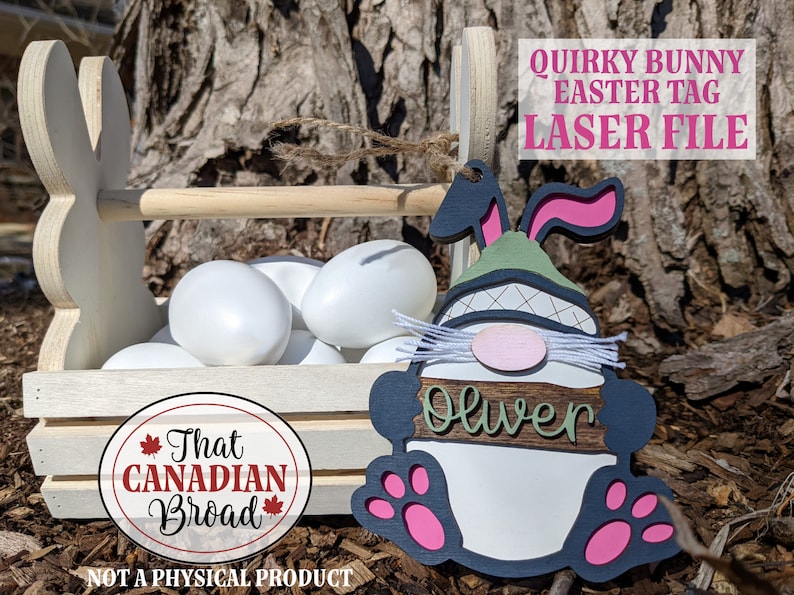 Puede incluir: Un archivo de corte l&aacute;ser para una etiqueta de Pascua de conejito peculiar. El conejito lleva un sombrero verde y tiene una nariz rosa y patas rosas. La etiqueta tiene espacio para un nombre, "Oliver" se muestra en la imagen. El archivo es solo para uso personal.