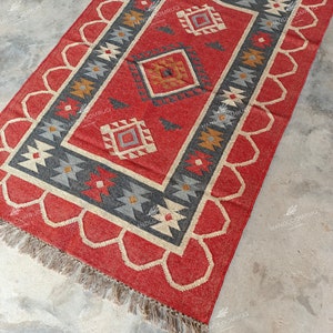 Handmade Wool Jute Rug: Bohemian Dhurrie Flatweave Carpet