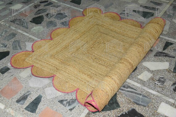 Handwoven Scalloped Jute Rug: Natural Boho Area Rug