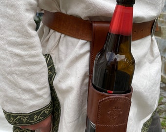 Flaschenhalter aus Leder, Drinking bottle holder