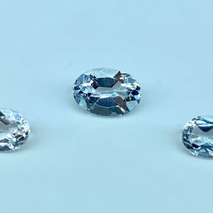 Natural Sky Blue Topaz, Oval Faceted Gemstone, Brazil (1.84 carats)