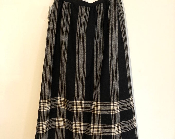 Vintage 60s Pendleton DEADSTOCK Wool Plaid Skirt Menzies Tartan 10