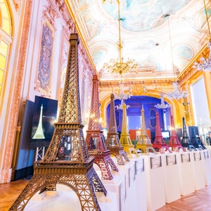 Eiffel Tower Statue Customizable Large Size Luxurious Item image 10