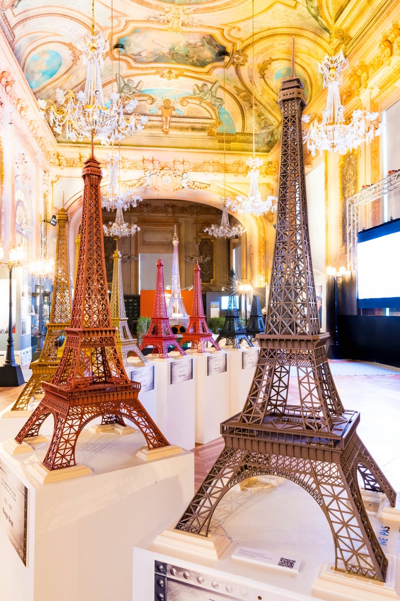 Eiffel Tower Statue Customizable Large Size Luxurious Item image 3