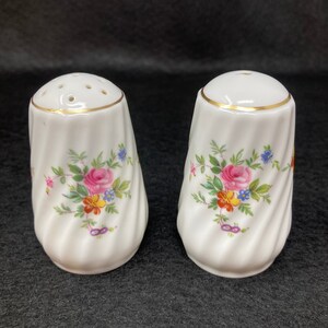 Minton Marlow S309 Salt and Pepper Set