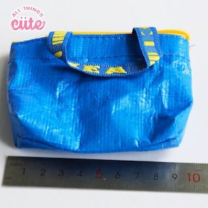 1:6 Dollhouse miniature Ikea bag handmade miniature accessories mini brands miniature dolls miniature bag mini organizer ikea bag earrings