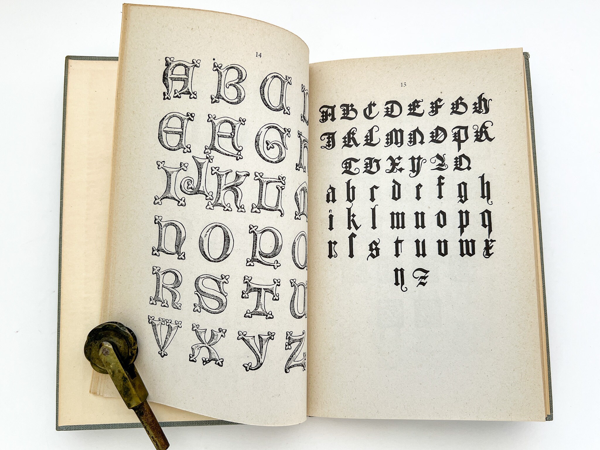 Russell 124 Types of Lettering 1940s Alphabet Specimens for Graphic ...